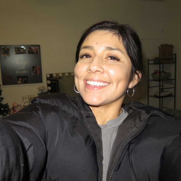 Meet your Posher, Alexandra - Picture 3 of 3